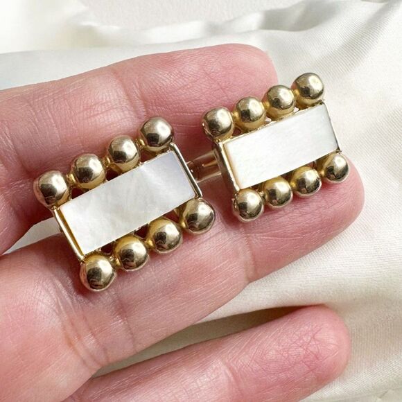 Vintage Rectangular Mother of Pearl and Gold-Tone Cufflinks - Picture 3 of 4